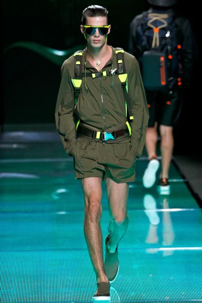 Look 20